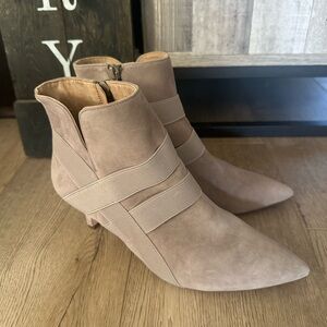 G.I.L.I. Suede Gray Booties